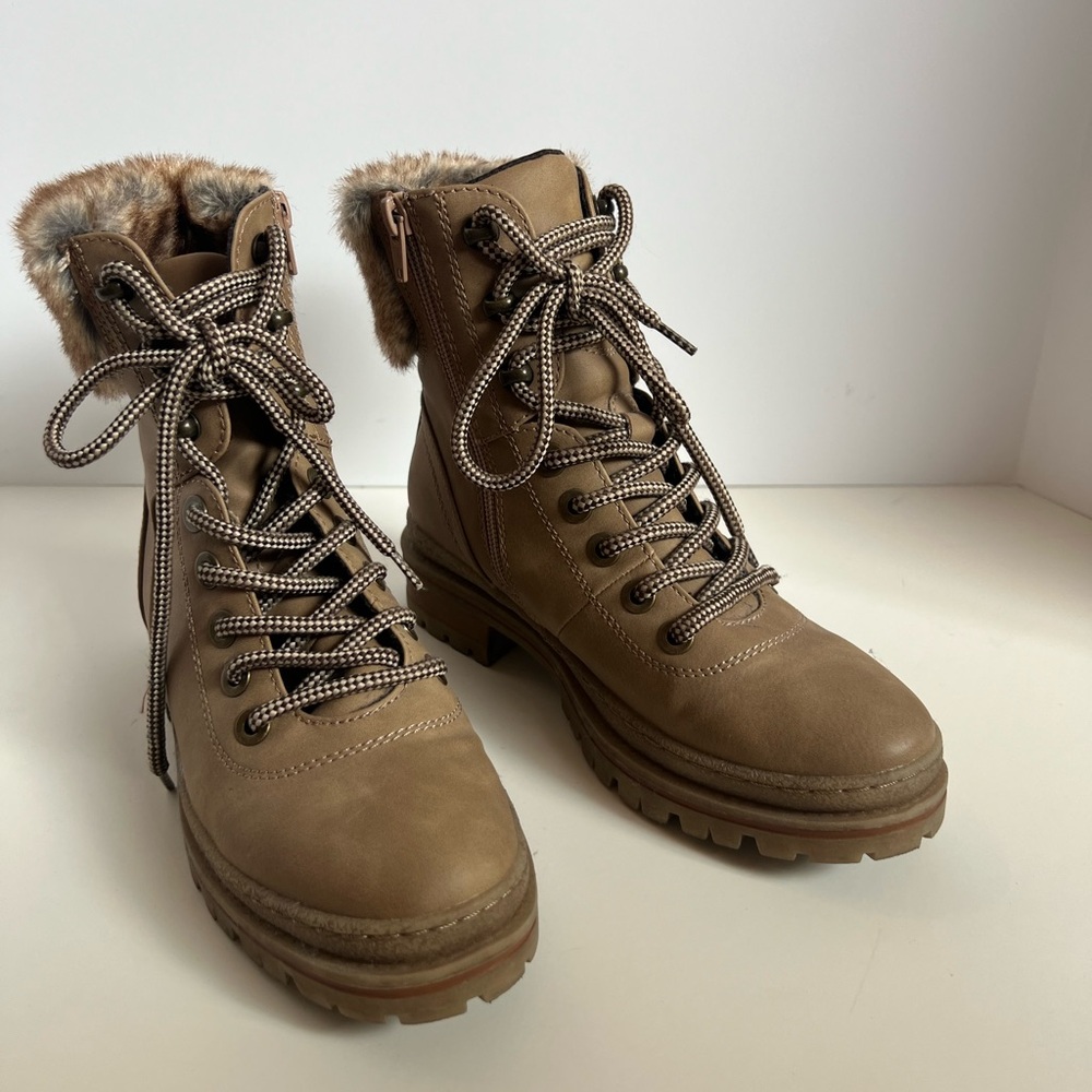 Steve Madden Tan Fur-Lined Lace-Up Boots